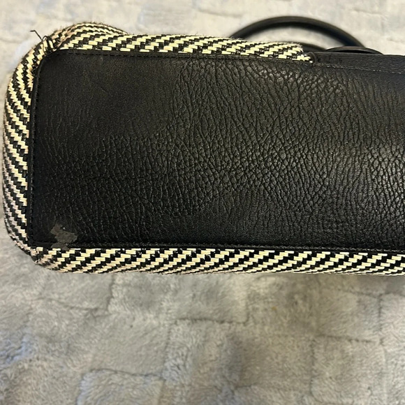 Olivia & Joy Y2K Revival Black & Tan Straw Vegan Leather Satchel Shoulder Bag - Picture 11 of 11